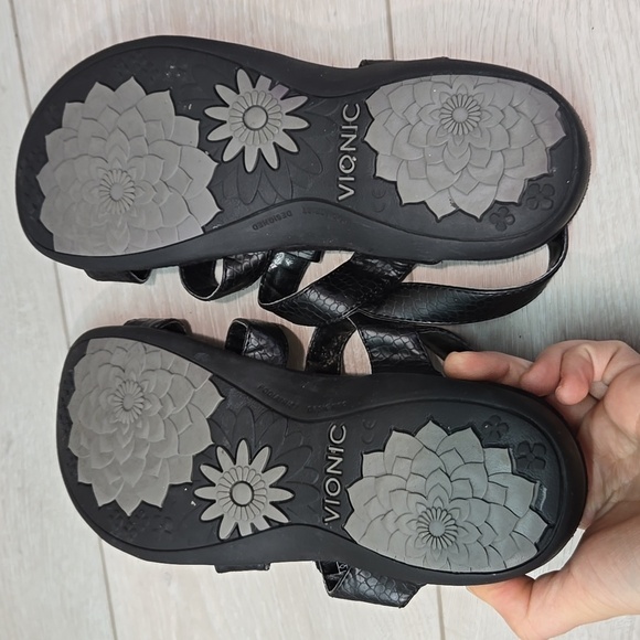 Vionic Women Amber Leather Sandals shoes flats sz 8 - Picture 11 of 12